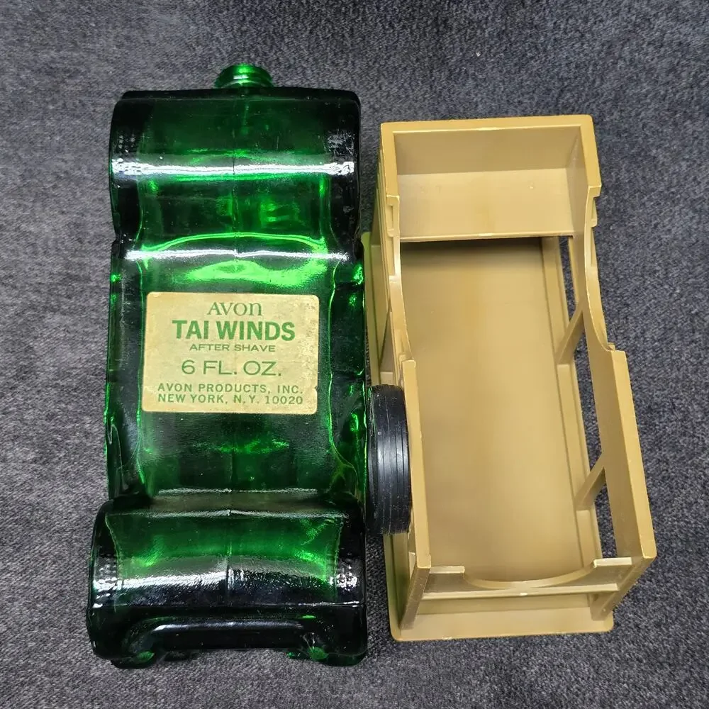 Vintage Avon Station Wagon Tai Winds After Shave Glass Car Decanter